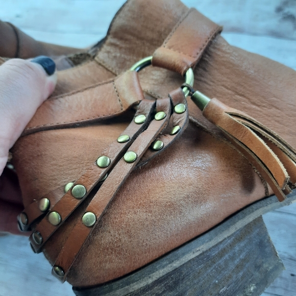 Chinese Laundry Cognac Ankle Buckle Boots Size 9 - Picture 11 of 14